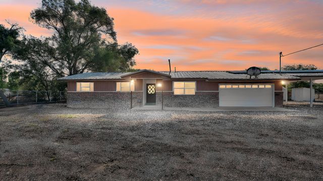 11 Coyote Road, Los Lunas, NM 87031