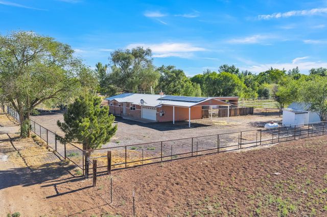 11 Coyote Road, Los Lunas, NM 87031
