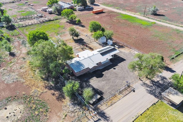 11 Coyote Road, Los Lunas, NM 87031