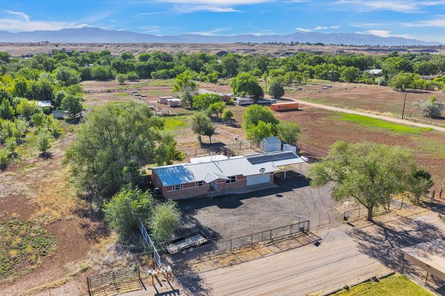 11 Coyote Road, Los Lunas, NM 87031