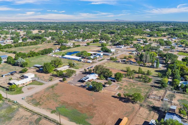 11 Coyote Road, Los Lunas, NM 87031