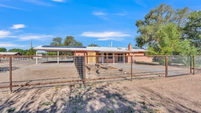11 Coyote Road, Los Lunas, NM 87031
