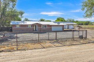 11 Coyote Road, Los Lunas, NM 87031