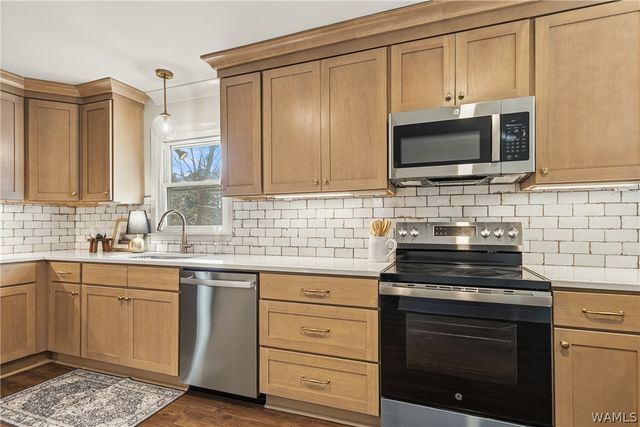 4504 Twin Lake, Northport, AL 35473