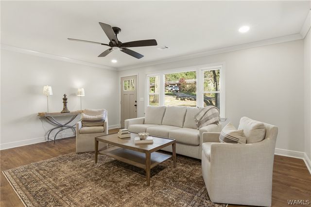 4504 Twin Lake, Northport, AL 35473