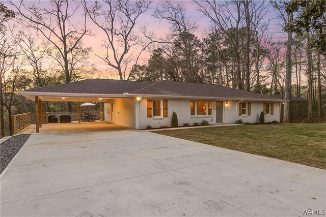 4504 Twin Lake, Northport, AL 35473