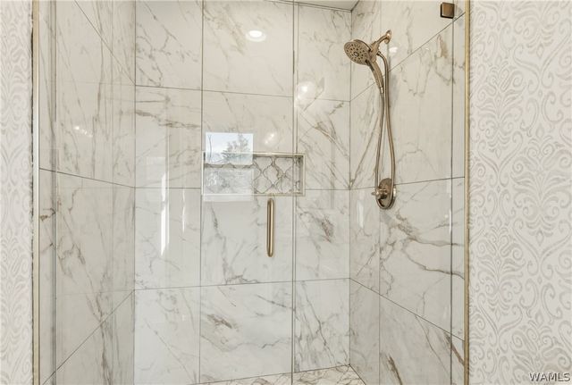 4504 Twin Lake, Northport, AL 35473