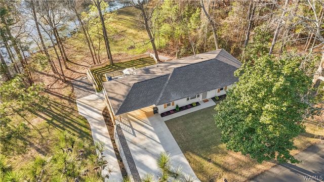 4504 Twin Lake, Northport, AL 35473