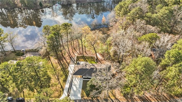 4504 Twin Lake, Northport, AL 35473