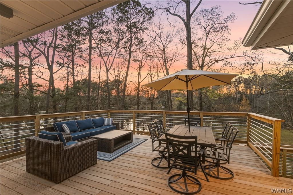 4504 Twin Lake, Northport, AL 35473