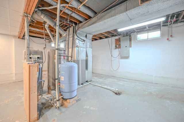 557 Vale Road, Springfield, OH 45504