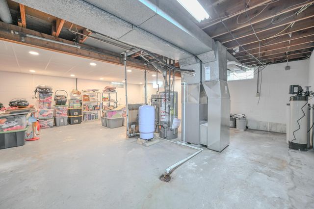 557 Vale Road, Springfield, OH 45504