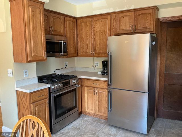1762 Edgerton Street, Maplewood, MN 55117