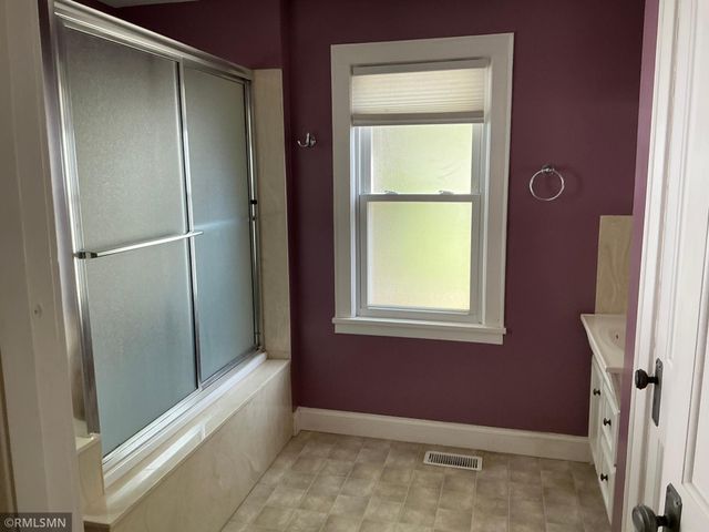 1762 Edgerton Street, Maplewood, MN 55117