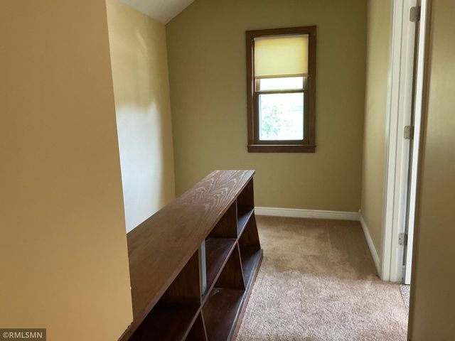 1762 Edgerton Street, Maplewood, MN 55117