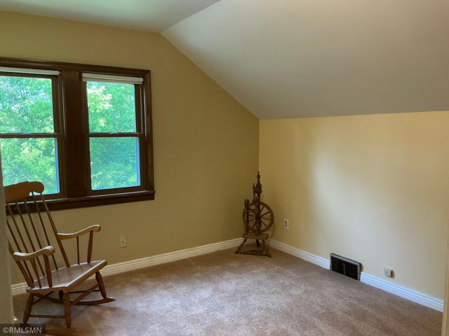 1762 Edgerton Street, Maplewood, MN 55117