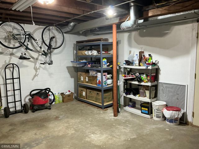 1762 Edgerton Street, Maplewood, MN 55117