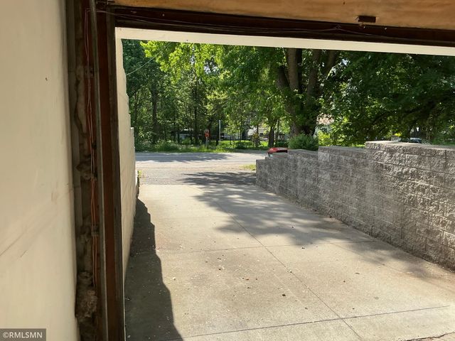 1762 Edgerton Street, Maplewood, MN 55117