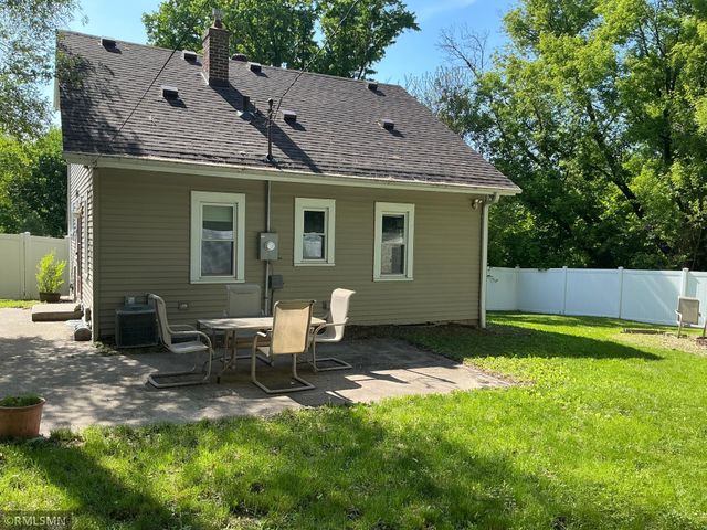 1762 Edgerton Street, Maplewood, MN 55117