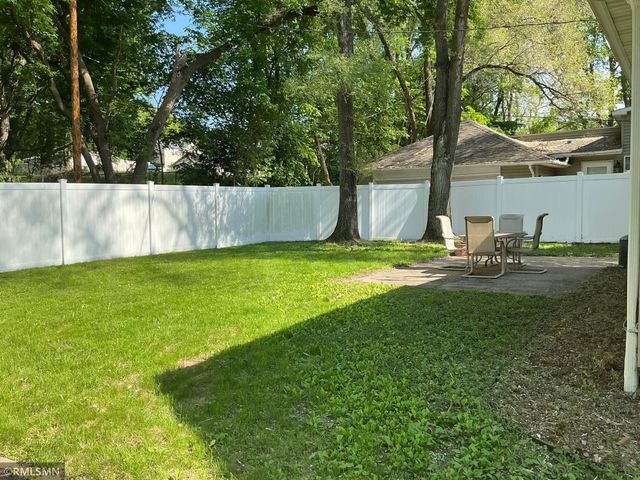1762 Edgerton Street, Maplewood, MN 55117