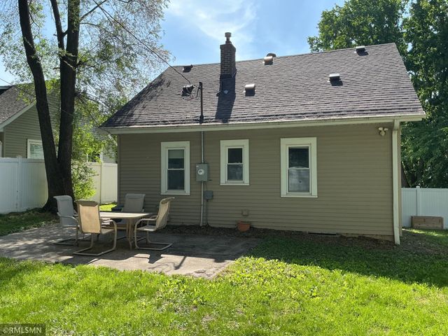1762 Edgerton Street, Maplewood, MN 55117