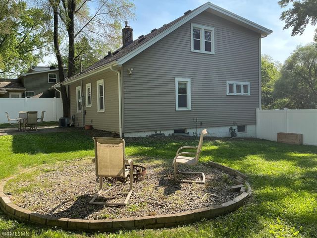 1762 Edgerton Street, Maplewood, MN 55117