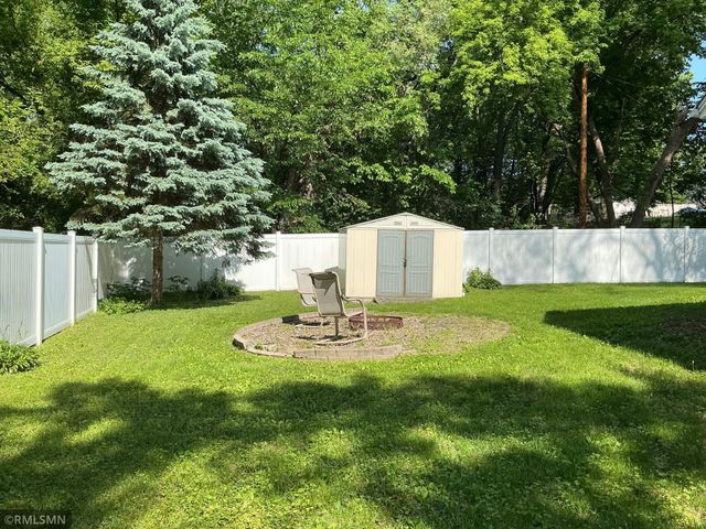 1762 Edgerton Street, Maplewood, MN 55117