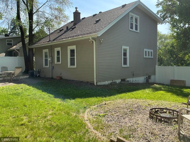1762 Edgerton Street, Maplewood, MN 55117