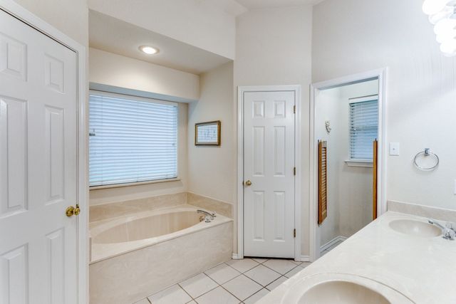 300 Vera Drive, Burleson, TX 76028