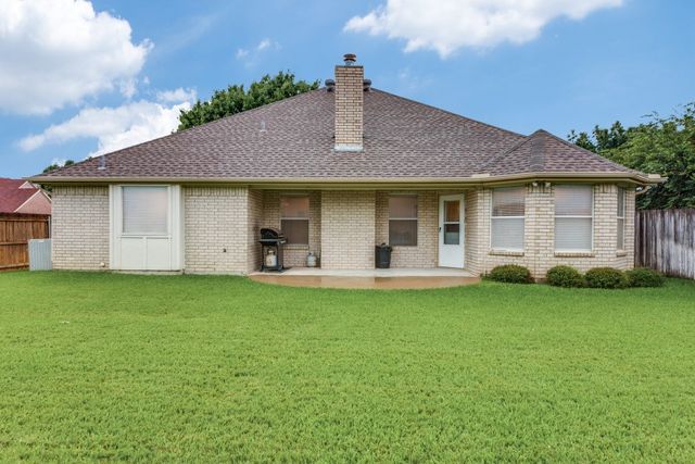 300 Vera Drive, Burleson, TX 76028