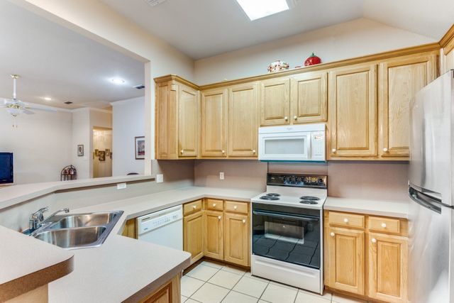 300 Vera Drive, Burleson, TX 76028