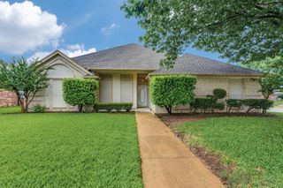 300 Vera Drive, Burleson, TX 76028