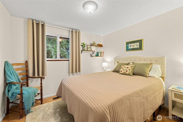 25720 78th Avenue SW, Vashon, WA 98070