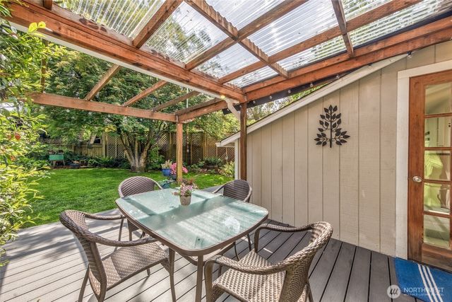 25720 78th Avenue SW, Vashon, WA 98070