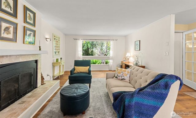 25720 78th Avenue SW, Vashon, WA 98070
