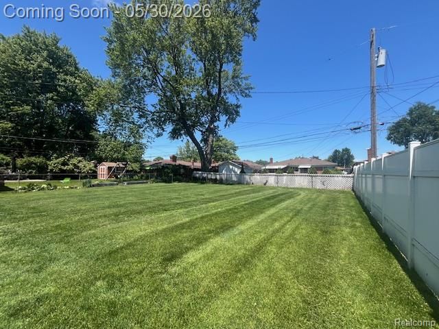 13051 Burgundy Avenue, Warren, MI 48089