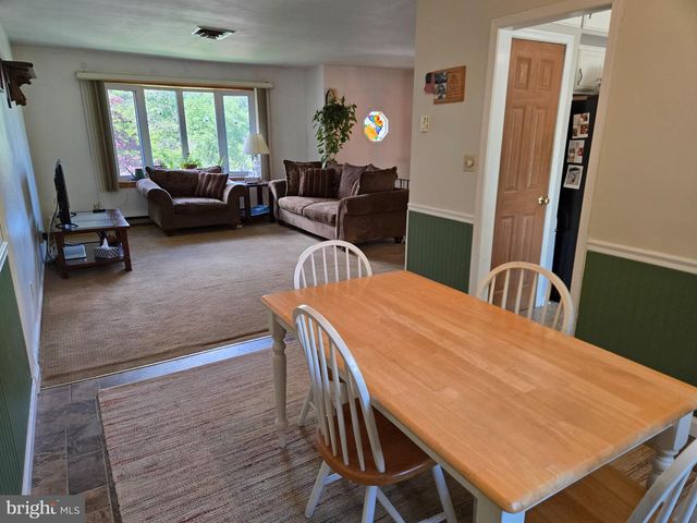 6581 SKYVIEW LN, Coopersburg, PA 18036