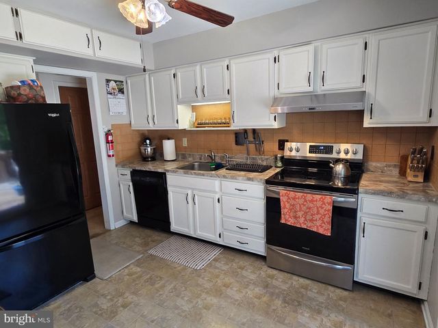 6581 SKYVIEW LN, Coopersburg, PA 18036