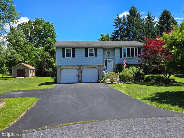 6581 SKYVIEW LN, Coopersburg, PA 18036