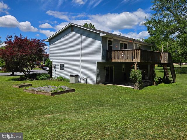 6581 SKYVIEW LN, Coopersburg, PA 18036