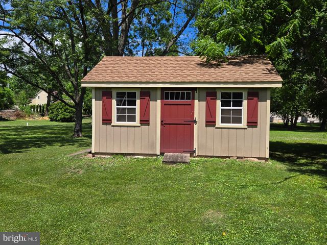 6581 SKYVIEW LN, Coopersburg, PA 18036