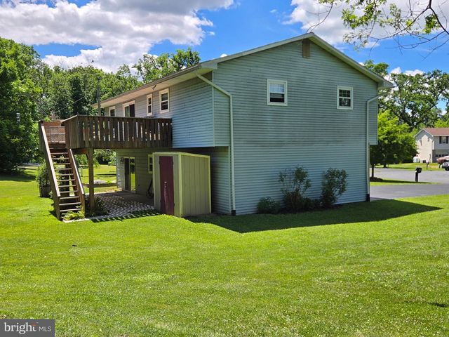 6581 SKYVIEW LN, Coopersburg, PA 18036