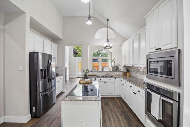 2704 Summerwood Court, Mckinney, TX 75072