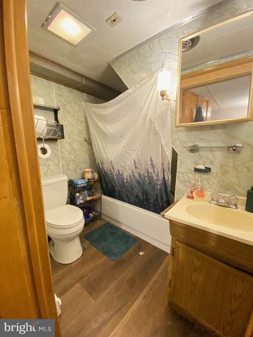 207 - 209 E MCMURTRIE ST, Summit Hill, PA 18250