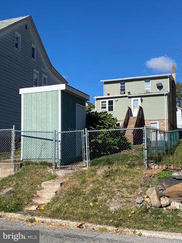 207 - 209 E MCMURTRIE ST, Summit Hill, PA 18250