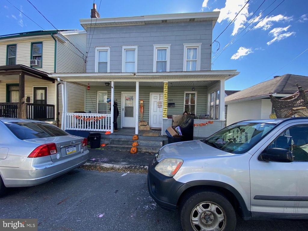 207 - 209 E MCMURTRIE ST, Summit Hill, PA 18250