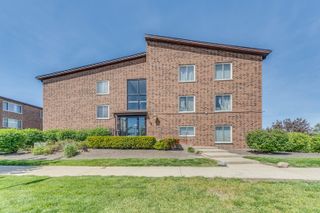 900 Perrie Drive 304, Elk Grove Village, IL 60007