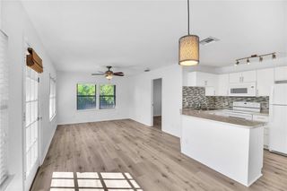 602 Centre Court SW 202, Vero Beach, FL 32962
