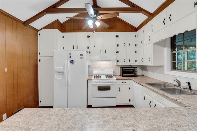840 Sherwood Drive, Jonesboro, GA 30236