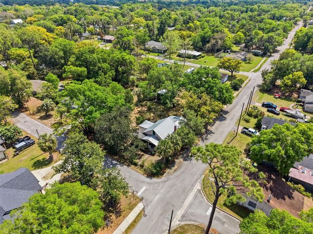 748 W FLORENCE AVENUE, Deland, FL 32720